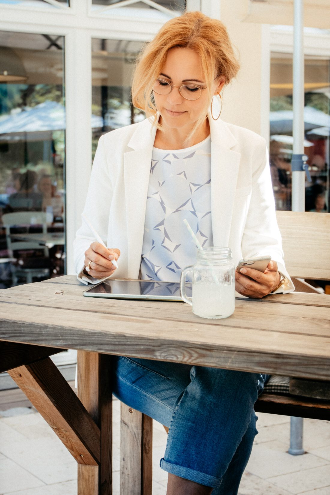 Heike Bruckhuisen im Café